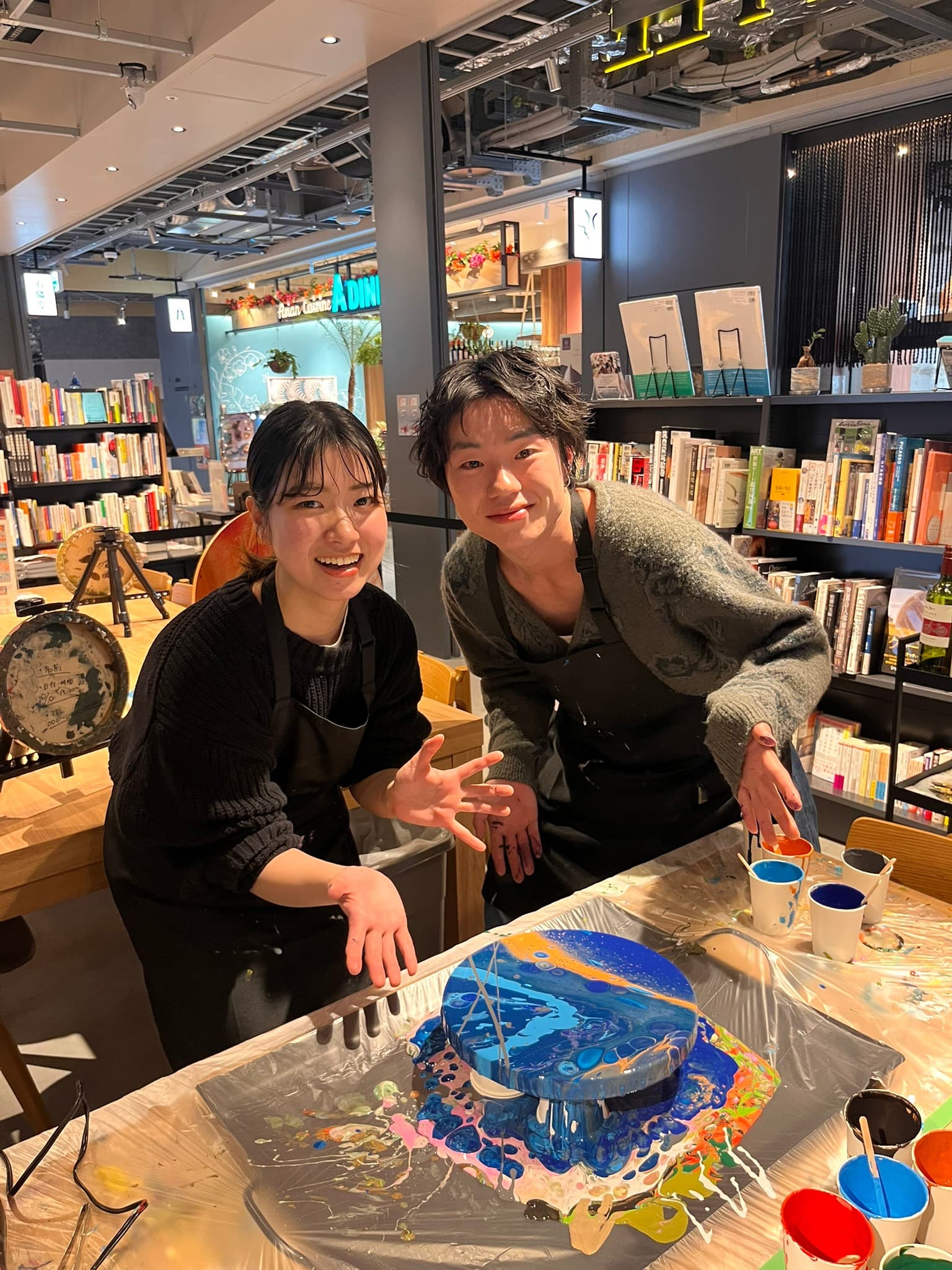 Pouring art gift certificate for Artbar Osaka Umeda